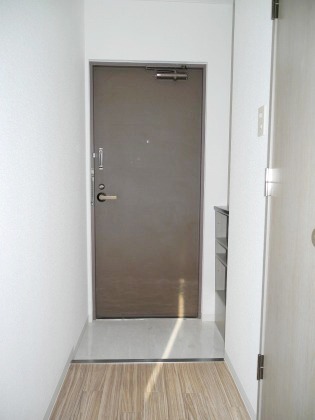 Entrance. ~ Sapporo's largest listing amount ~ Looking for room to big center shops! 