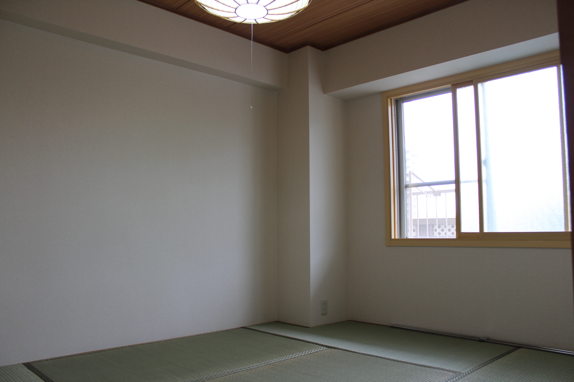 Other room space. Japanese-style room is also bright and beautiful ☆ 