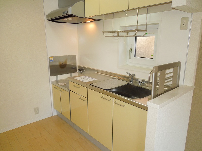 Kitchen. Easy-to-use nice functional kitchen, Bright feel have also attached window