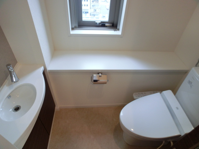 Toilet. Toilet is located in the upper and lower floors, Eliminate the hassle of Maisonette