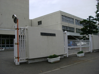 Junior high school. 550m to Sapporo Municipal Koryonaka school (junior high school)