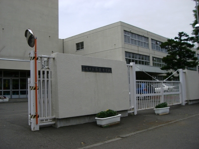 Junior high school. 1070m to Sapporo Municipal Koryonaka school (junior high school)