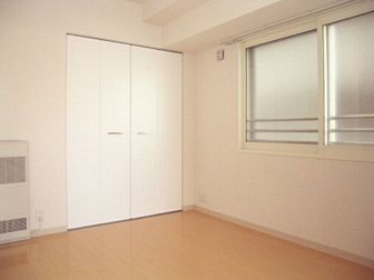 Other room space. Large space to comfortably put even bed