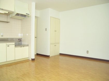 Living and room. Deposit ・ key money ・ Before rent is free of the triple 0 yen Property city gas