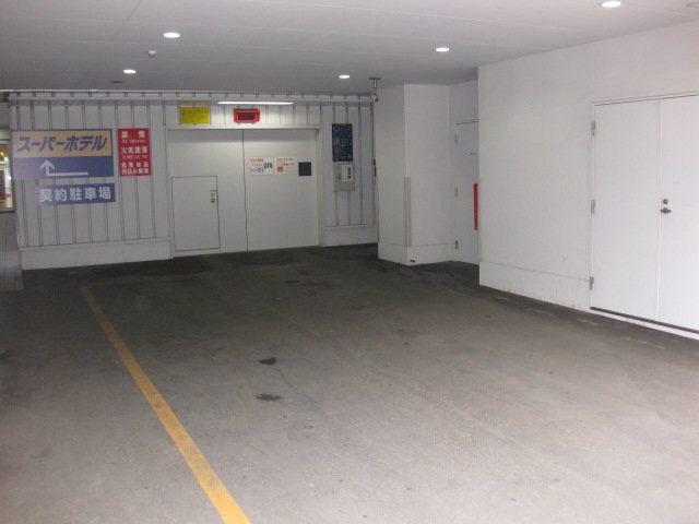 Parking lot. Ordinary cars 21000 yen / Monthly fee RV cars 23000 yen / Monthly fee