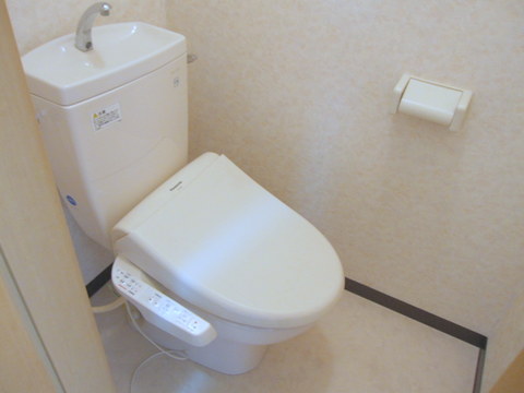 Toilet. Bidet