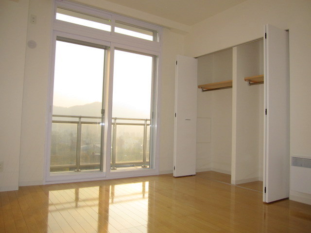 Other room space. Each Western-style room is also spacious space