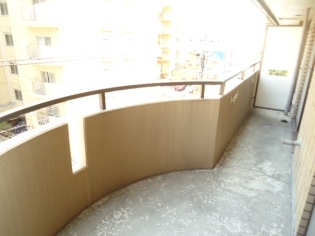 Balcony. Balcony is wide ☆ 