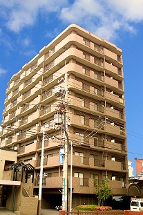 Building appearance. Peace of mind in a caretaker resident's ・ In city gas is economical. 