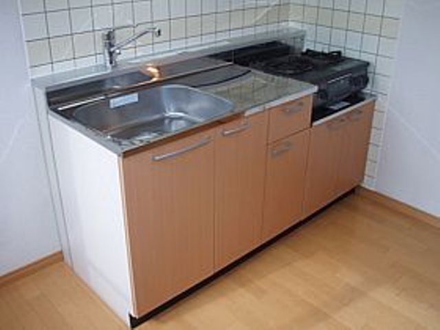 Kitchen. Stove with is to be checked ☆ 