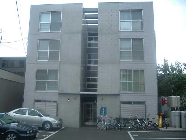 Building appearance. In concrete driving range, It is fashionable