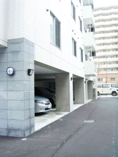 Parking lot. Parking indoor, There, such as multi-storey car park ☆ 