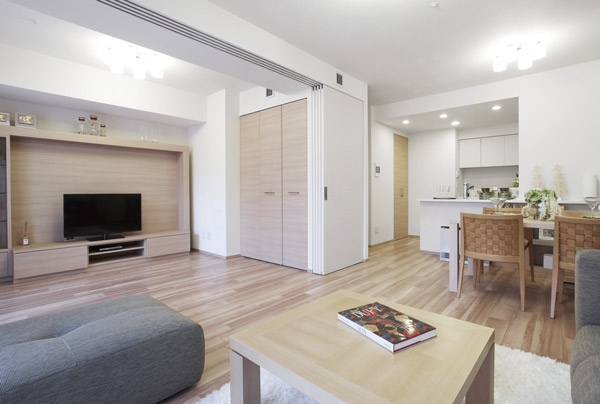 B type of living ・ Dining, When Akehanatsu the sliding door of a Western-style 3 will be 17.2-mat-sized rest space. Also floor heating equipped, It warms the room with radiant heat from the feet. Western-style 3 with closet, You can also use as a drawing room (B type)