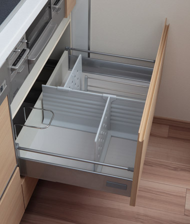 Kitchen.  [Kitchen storage] Kitchens bottom, Offer a slide storage of soft-close specification (except spice rack). Since the bottom plate is made of enamel, Using a dedicated partition plate, You can use it to partition the inside of the freely slide storage. (Same specifications)