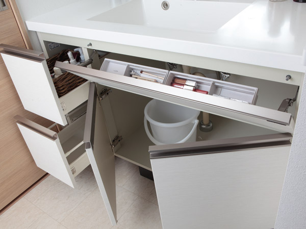 Bathing-wash room.  [Small storage space and bowl under storage] (Same specifications)