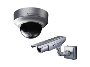 Security.  [surveillance camera] Entrance hall, Installed security cameras to drive way, such as on-site. For 24 hours record, It has extended security effect. (Same specifications)