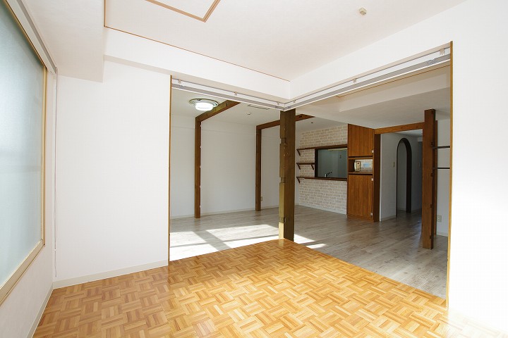 Other room space. Makeover Japanese-style rooms in the renovation and stylish drawing room! 