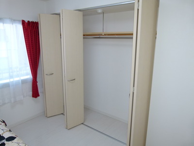 Other room space. Easy to use closet also widely ☆ 