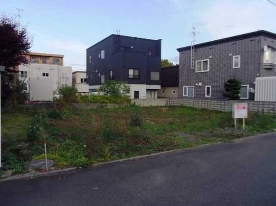 Local land photo. Land area 266.79 is sq m (80.7 square meters)! 