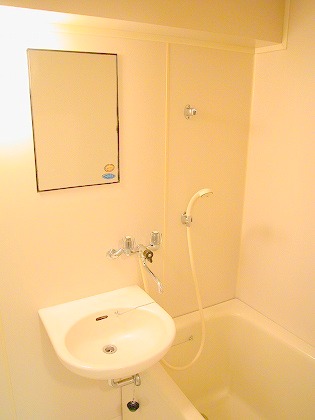 Bath. Fire insurance premium of 20,000 yen only a spacious 1LDK possible tenants in ☆ 