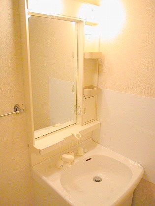 Washroom. The room is beautiful renovated ☆ 