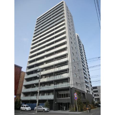 Building appearance. The top floor facing south, Day view is good