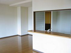 Living and room. Easy-to-use floor plans or family