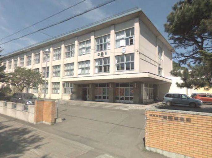 Junior high school. 1296m to Sapporo Municipal Keimyung junior high school (junior high school)