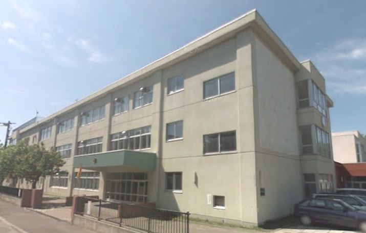 Primary school. 1324m to Sapporo Municipal Midorigaoka elementary school (elementary school)