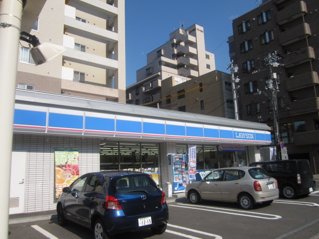 Convenience store. Lawson, Chuo-ku, Sapporo Kita 1 Nishi sixteen-chome up (convenience store) 80m