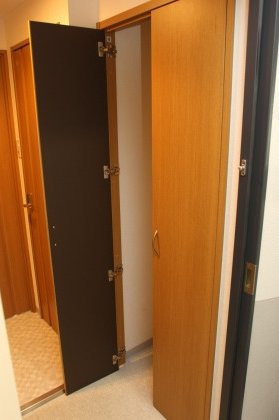 Entrance. Cupboard