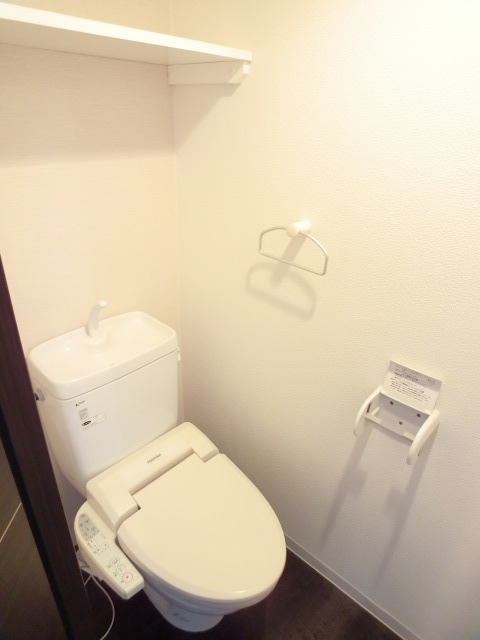 Toilet. It is equipped with the standard, There is also a storeroom space