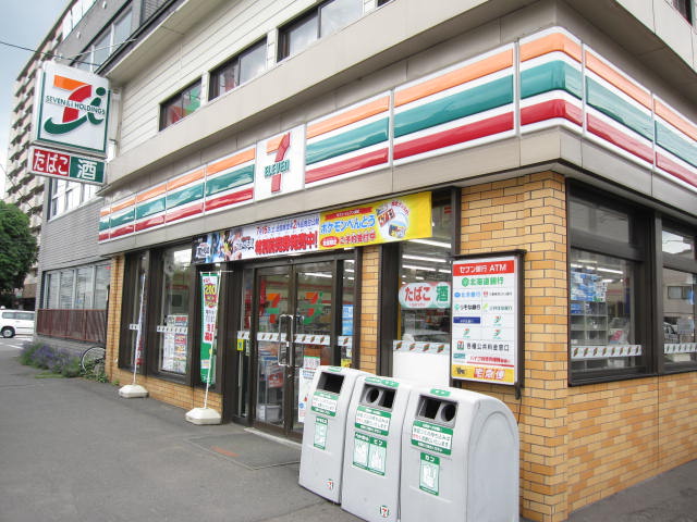 Convenience store. Seven-Eleven Sapporo Kita 1 Johigashi 12-chome up (convenience store) 89m