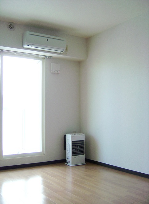 Living and room. Air-conditioned. Sapporo is also convenient because recently has become hot ☆ 