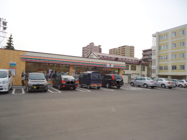 Convenience store. Seven-Eleven South Article 7 store up (convenience store) 191m