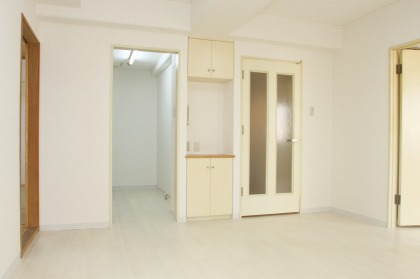 Living and room. ~ Sapporo's largest listing amount ~ Looking for room to big center shops! 