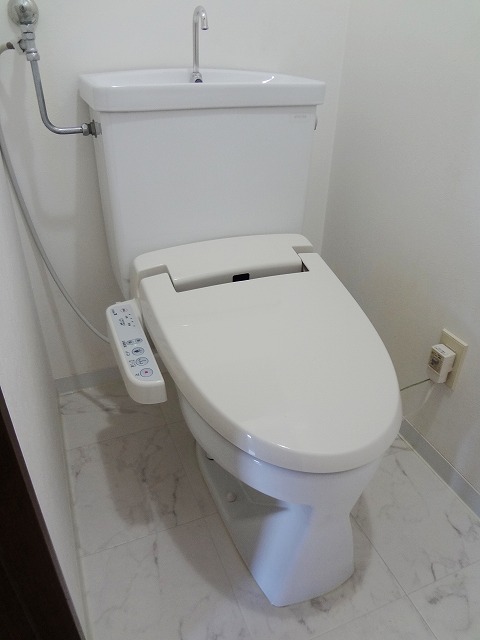 Toilet.  ☆ Bidet with toilet ☆ 