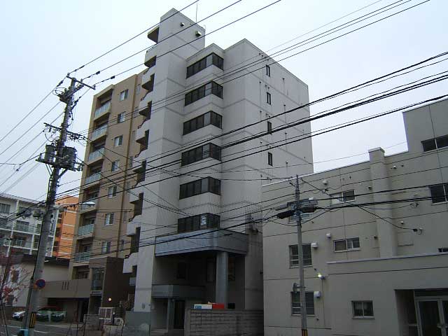 Building appearance. High-rise apartment ☆ Day preeminent good