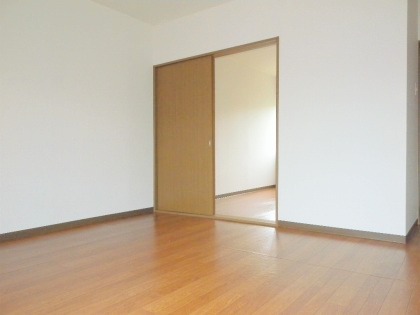 Living and room. Renovated of popular 1LDK! Very attractive even your rent