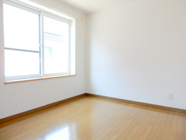 Other room space. It is a popular all-Western-style type of room