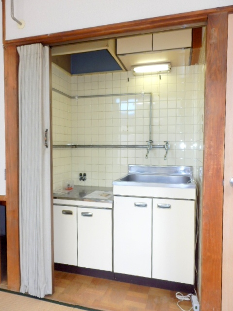 Kitchen. It is beautifully cleaning being completed