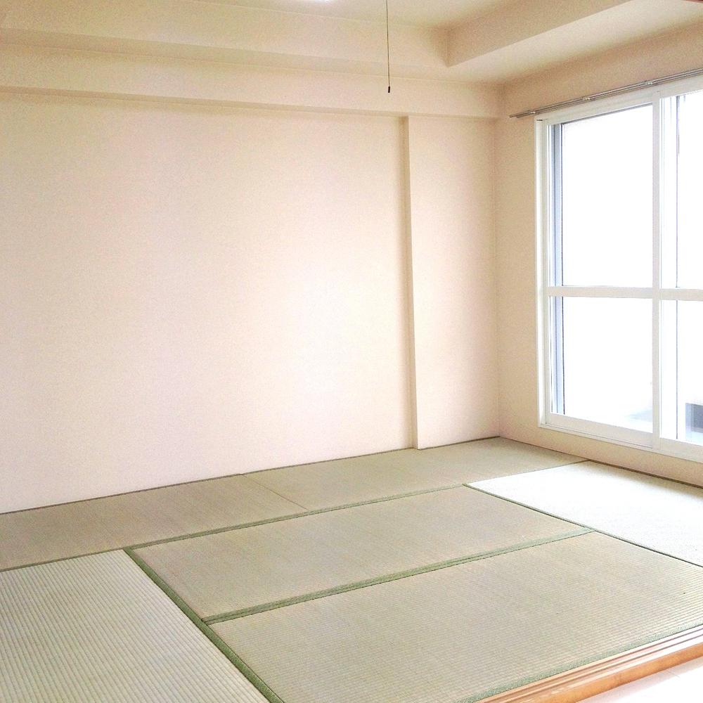 Non-living room. Japanese-style room is also clean in exchange tatami mat