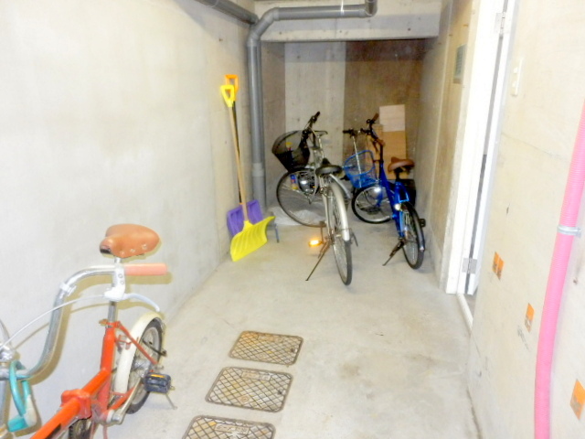 Other common areas. Indoor bicycle parking lot equipped