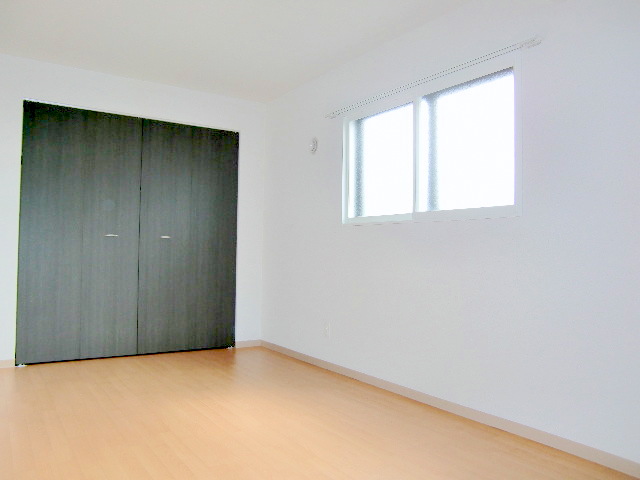 Other room space. It is a popular all-Western-style type of room