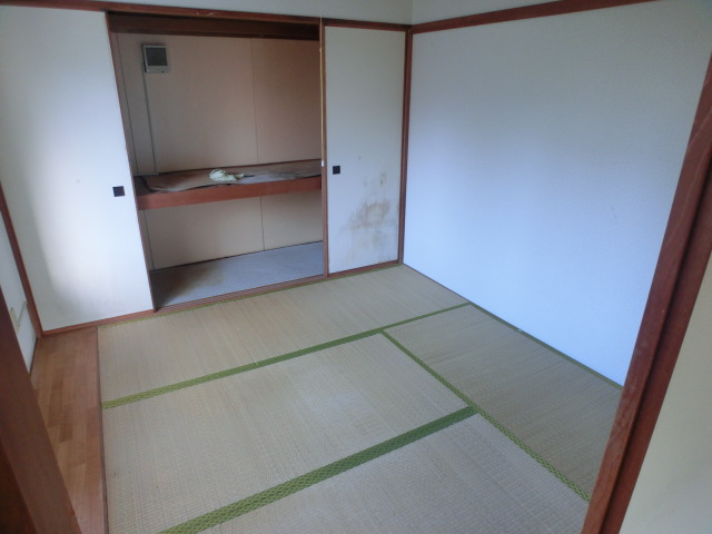 Other room space. Japanese-style room is also beautiful ☆ 