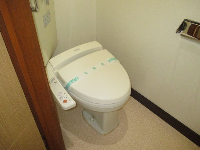 Toilet. Bidet