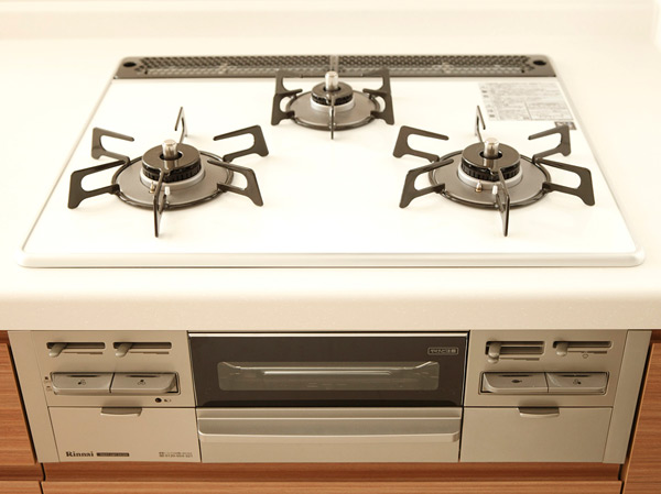 Kitchen.  [Stove burner] Easy dirt falls, Easy to clean. Rest assured that the temperature sensor mounted. Kitchen of the heat source IH cooking heater and select possible (to select has the deadline: The deadline within the gratis) (same specifications)