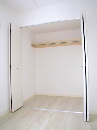 Receipt. Closet equipped in each room