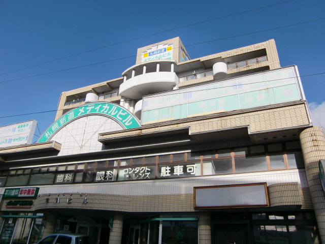 Building appearance. Large apartment! 