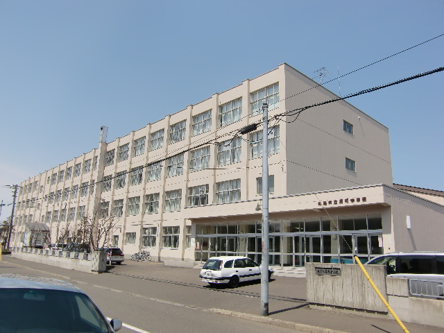 Junior high school. 239m to Sapporo Municipal Motomachi junior high school (junior high school)